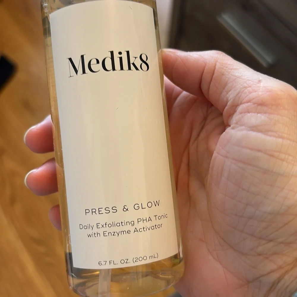 Medik8 Press & Glow Daily Exfoliating PHA Tonic with Enzyme Activator